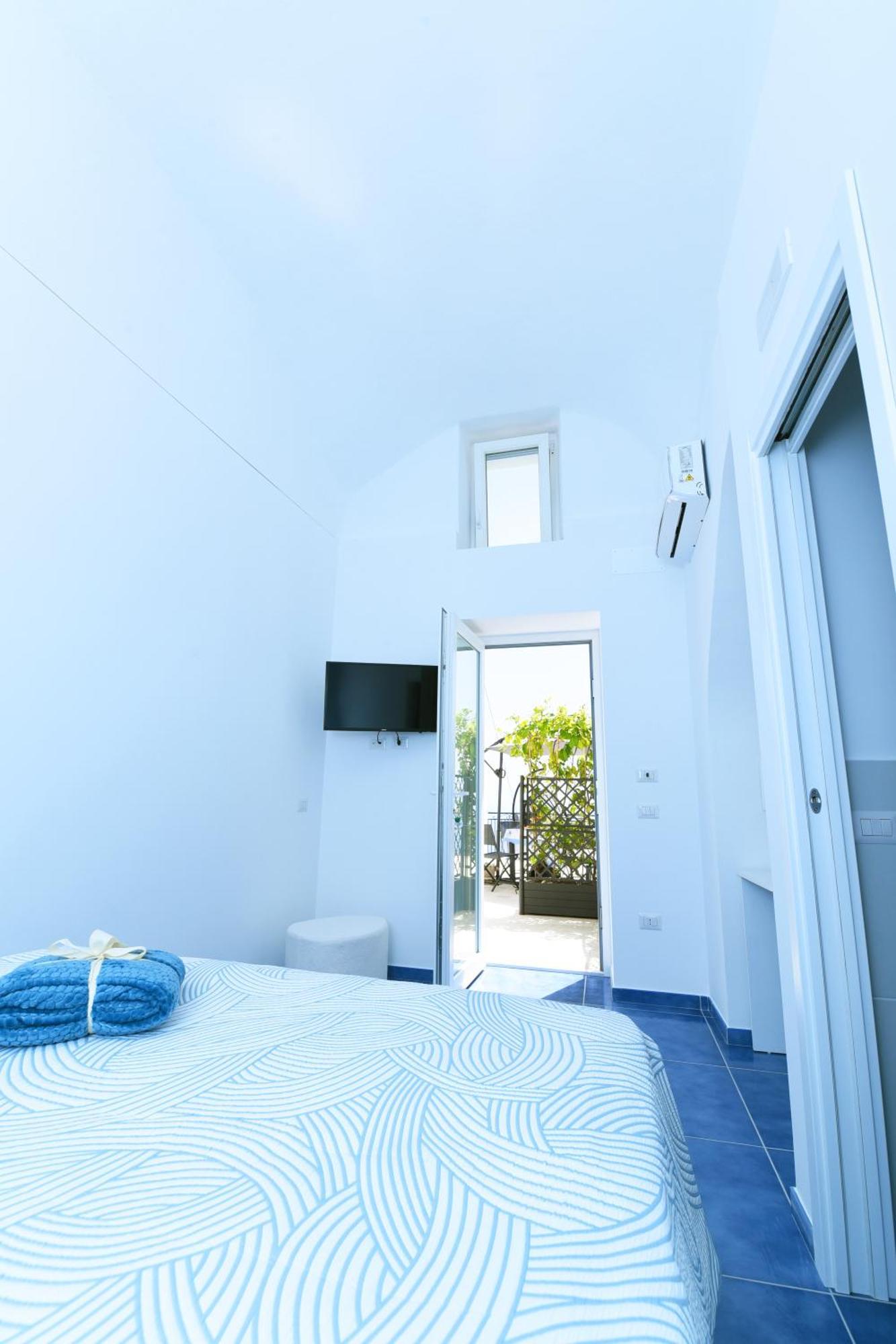 B&B Blue View Furore Eksteriør billede