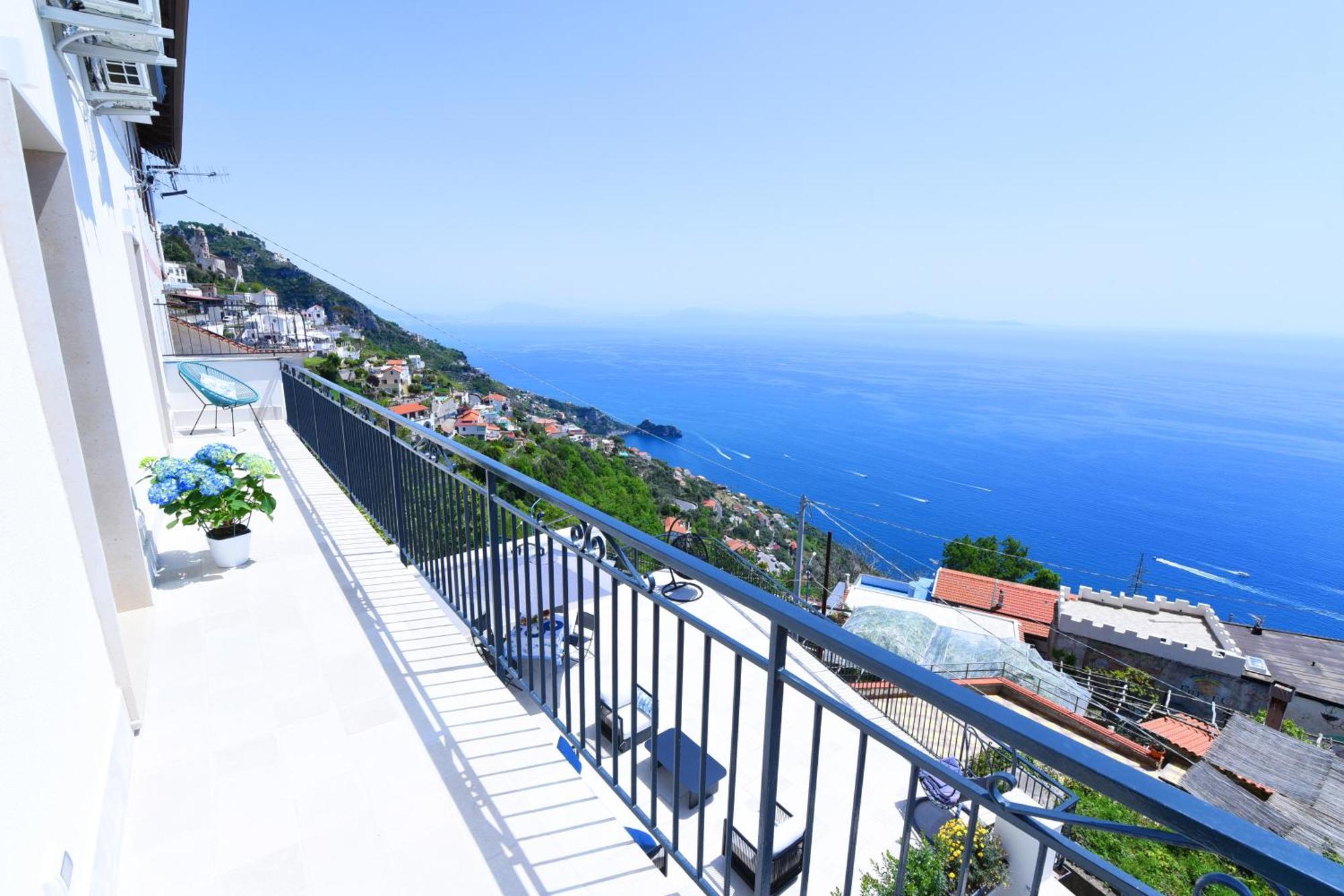 B&B Blue View Furore Eksteriør billede